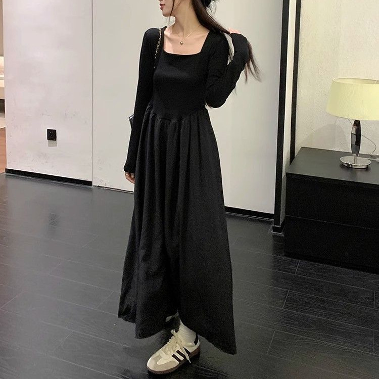 赫本黑色连衣裙女2025春季新款长袖收腰显瘦小黑裙高级感圆领长裙|undefined