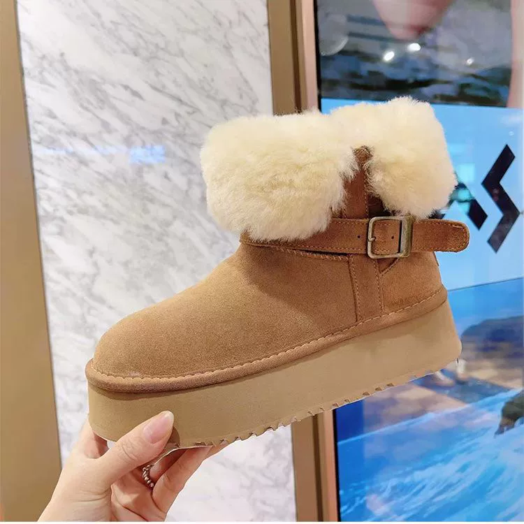 Женские зимние сапоги на толстой подошве 2024, новые универсальные удобные уличные нескользящие короткие сапоги на флисовой подкладке для защиты от холода