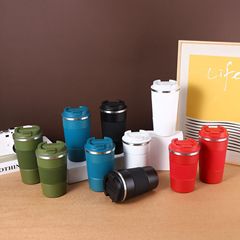アマゾンのアメリカンステンレスコーヒーカップにシリコンカバー付き二重保温カップがあります。
