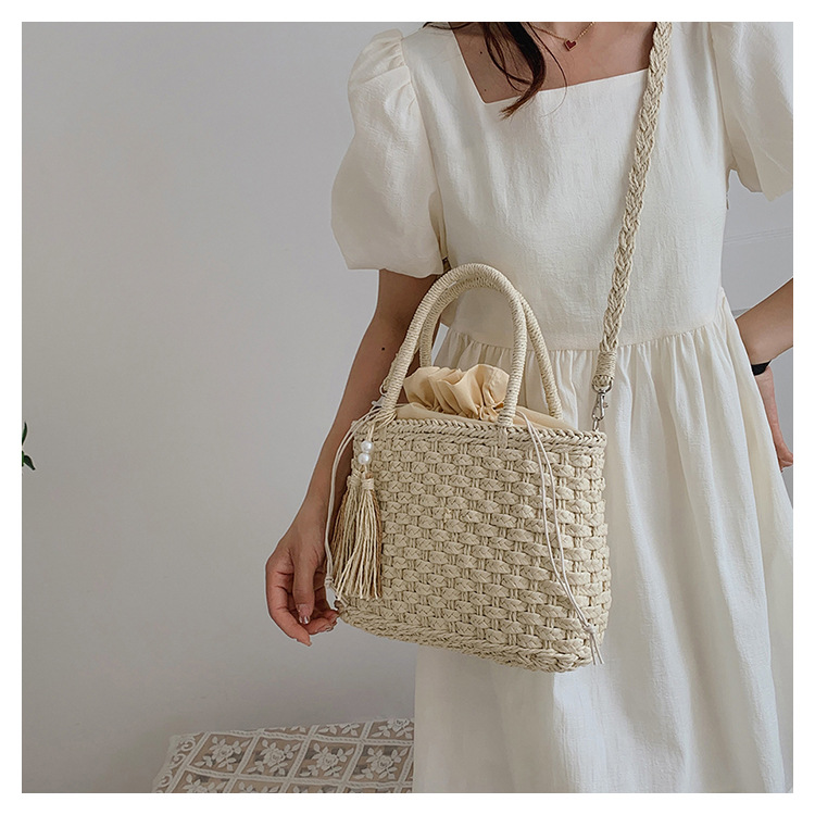 Women's Straw Solid Color Vacation Fashion Weave Soft Surface Square String Shoulder Bag Handbag display picture 4