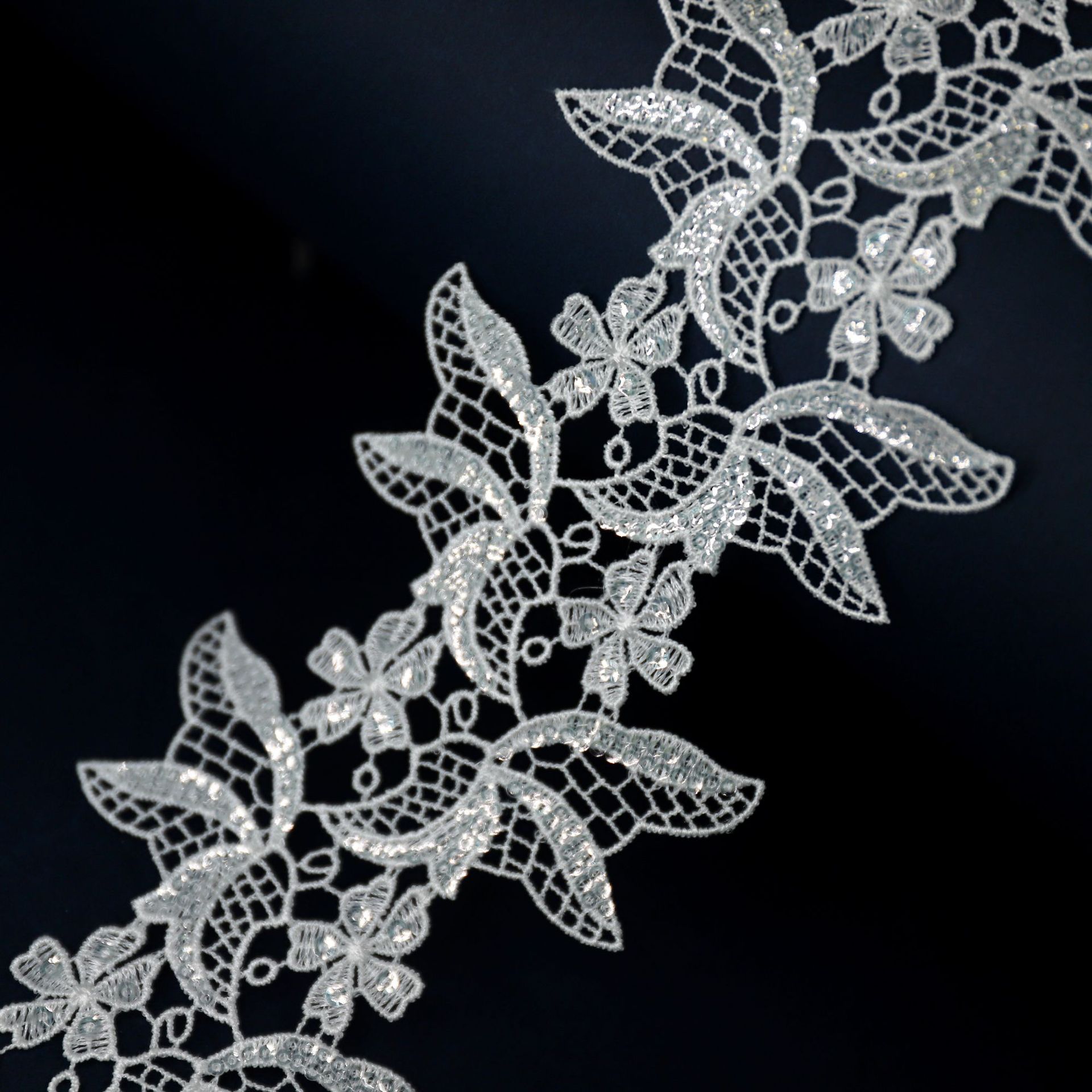 窗帘刺绣 无弹刺绣条码 家纺花边织带 精细珠光朵花花瓣蕾丝花边