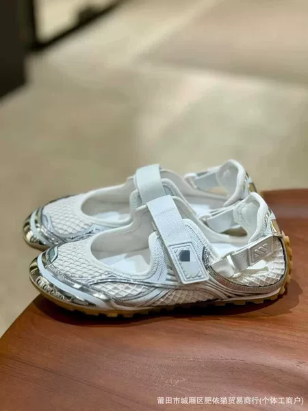 High-End Bv German Training Shoes, Same Model as Worn by Wang Yibo, Silver Mesh, Unisex Sports Casual Height-Increasing Shoes, Dad Shoes