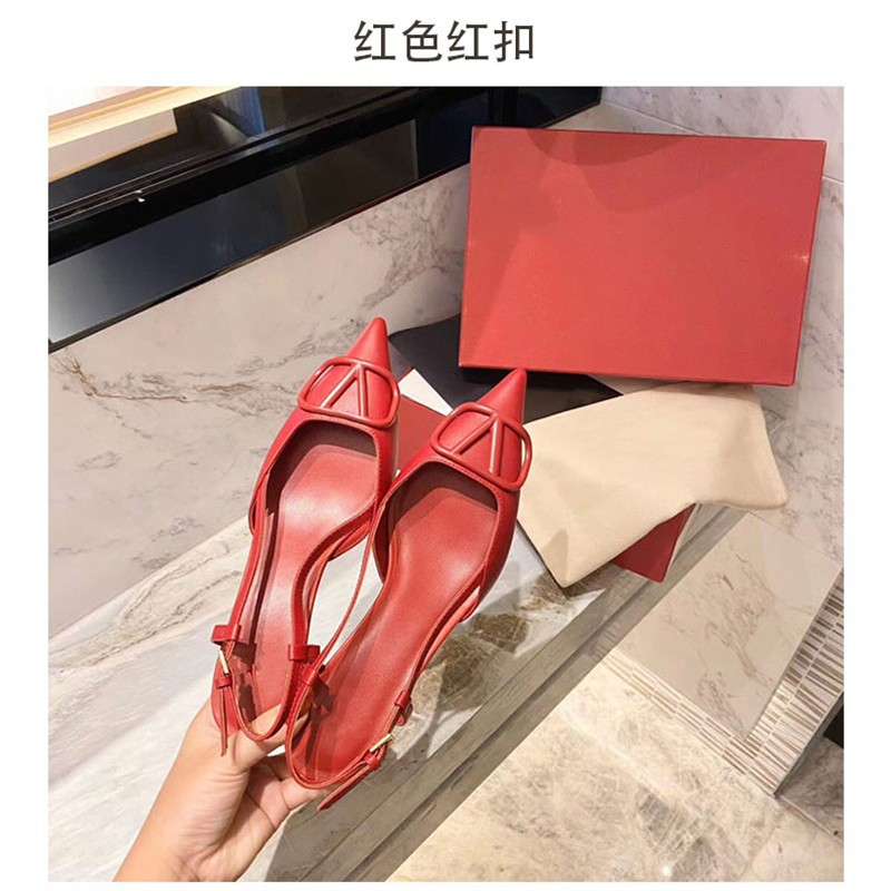 Hong Kong zapatos de tacón alto para mujeres 2025 verano nuevo punto desnudo zapatos de tacón delgado nicho francés sandalias de cabeza