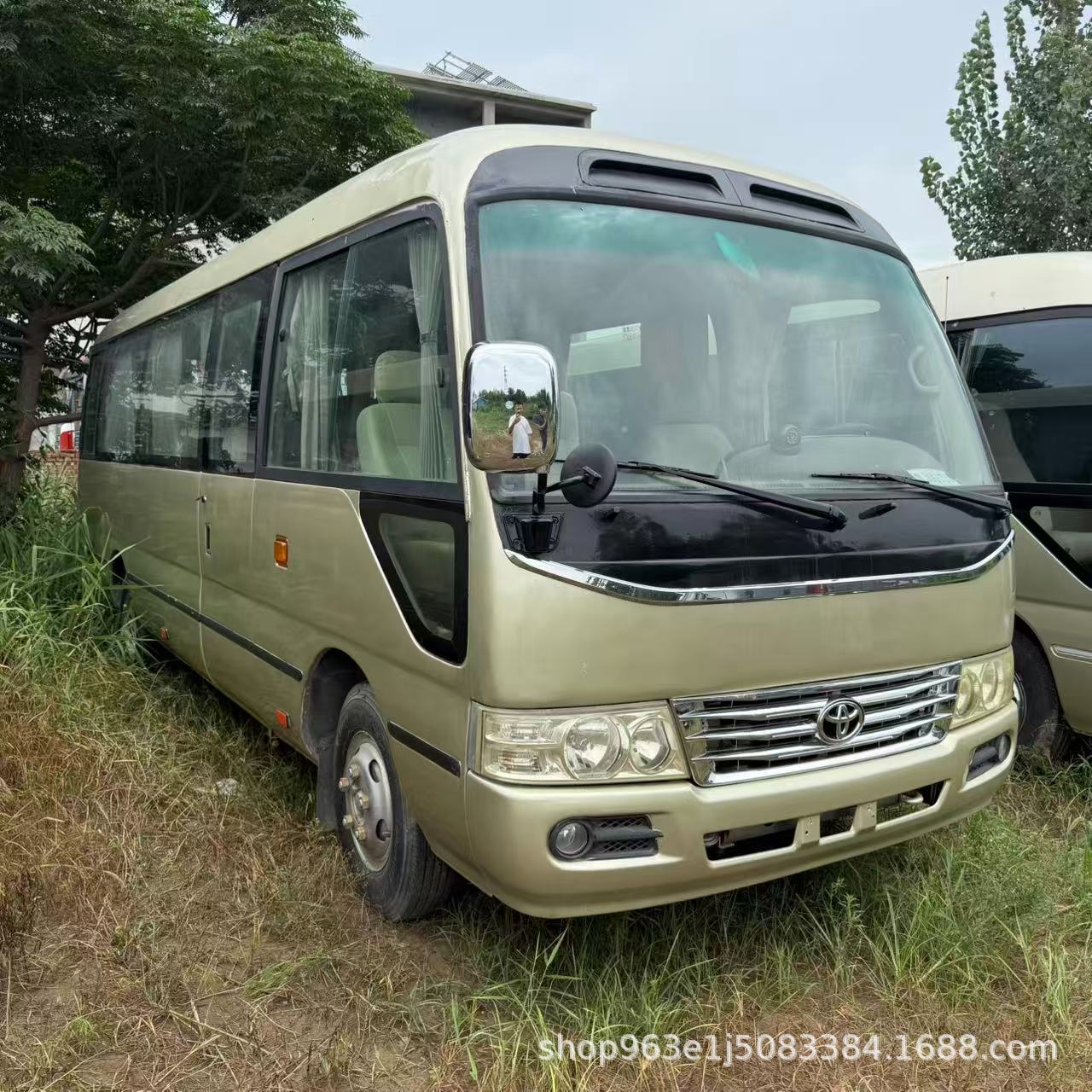 境外出口考斯特中小型客车 19座23座舒适座椅 企业旅游接送车
