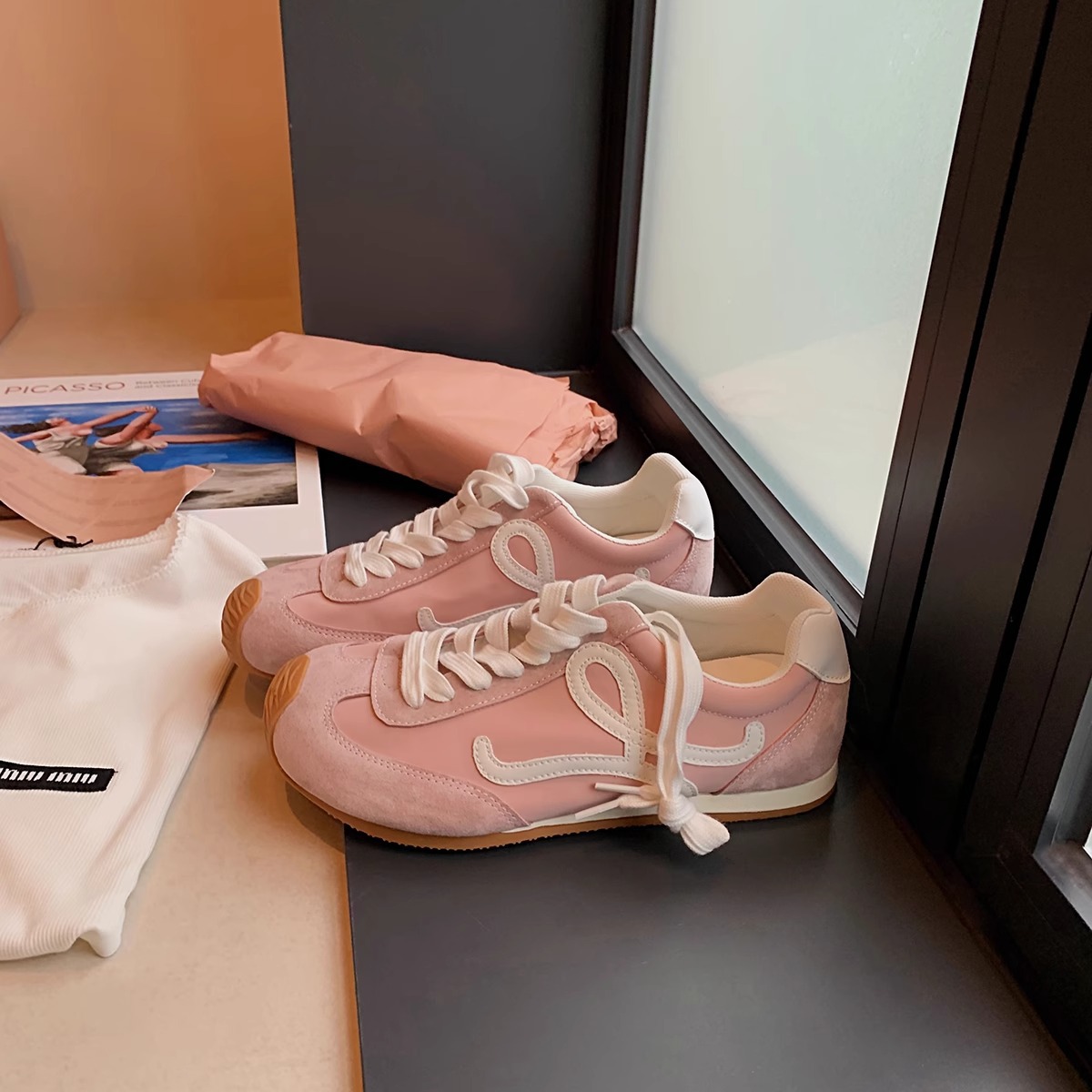 Versión de piel de vaca ~ Su Yinyin 7cm realza los zapatos de entrenamiento alemanes para mujer, zapatos deportivos casuales de suela gruesa retro, zapatos Forrest Gump