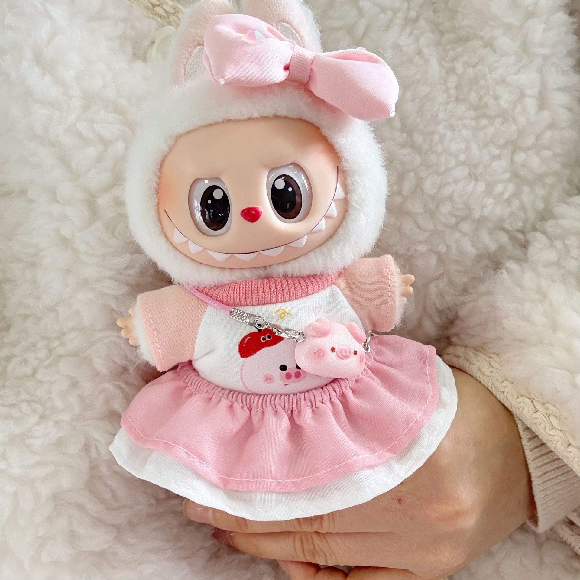 Only clothes] Blind box Loubu plush doll clothes first and second generation LABUBU replacement pink piggy girl set cute 