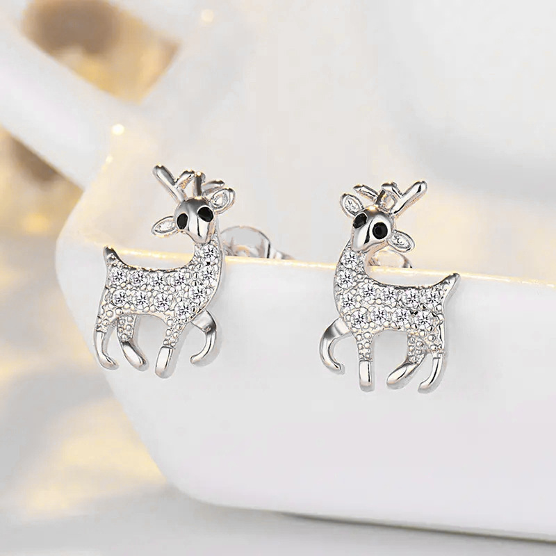 Cao Shi sweet and delicate deer earrings Christmas fashion festival earrings Korean new simple and cute earrings_voghion.com