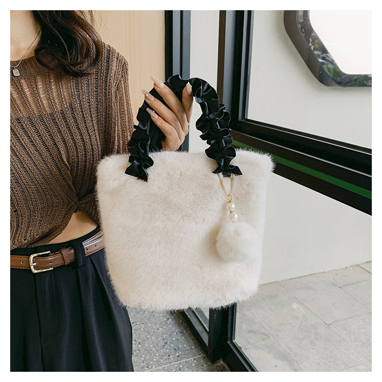 Women's Small Autumn&winter Plush Solid Color Basic Fluff Ball Bucket Zipper Bucket Bag display picture 6