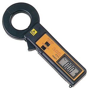 日本MULTI M-111 高精度袖珍钳形漏电电流表(3量程)