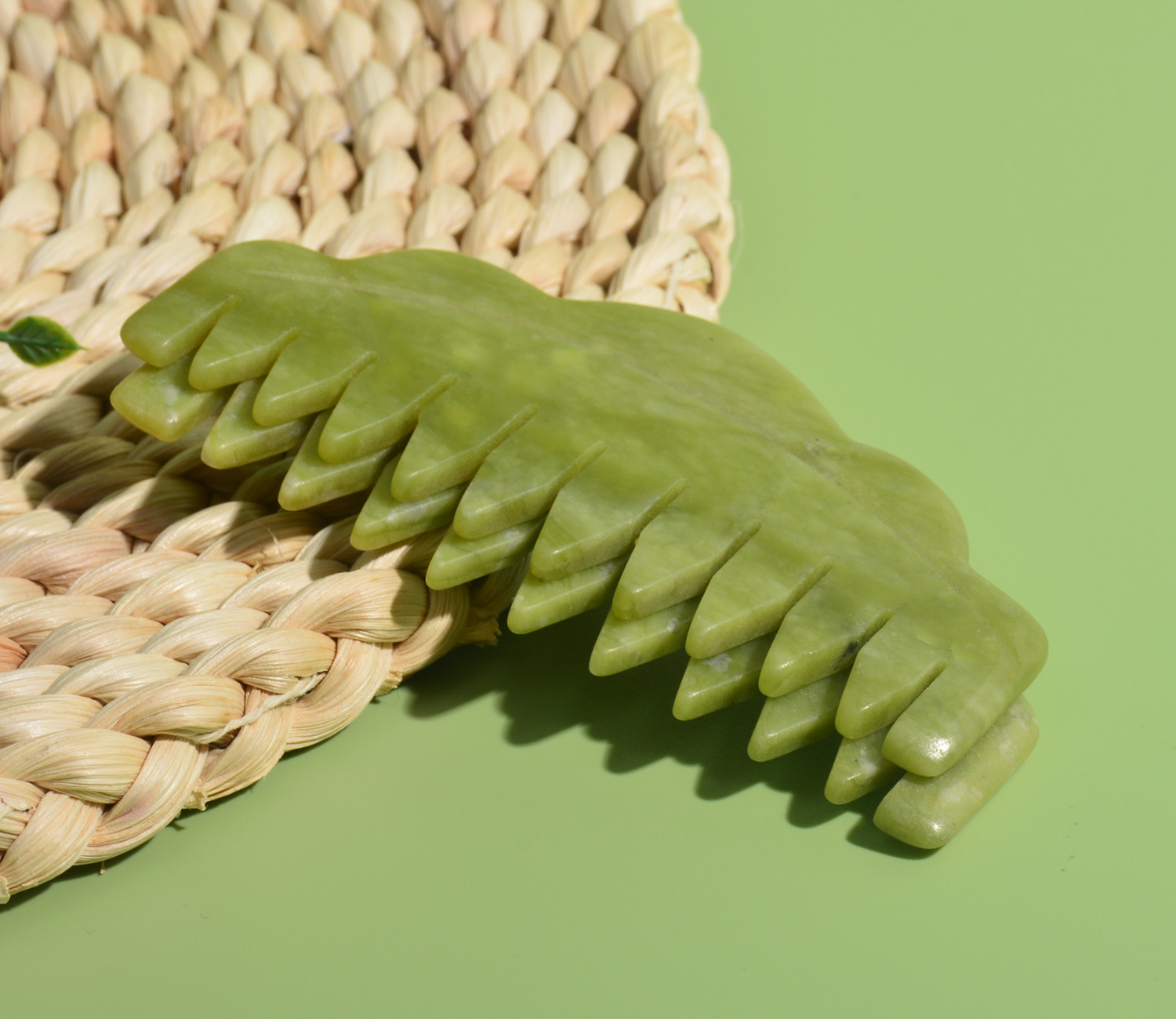 Green Phoenix Jade Comb Image 7