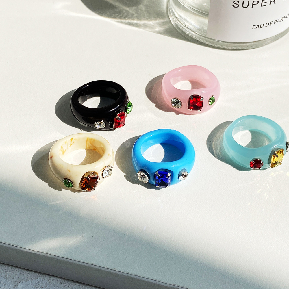 Retro Diamond Jelly Color Resin Ring display picture 2