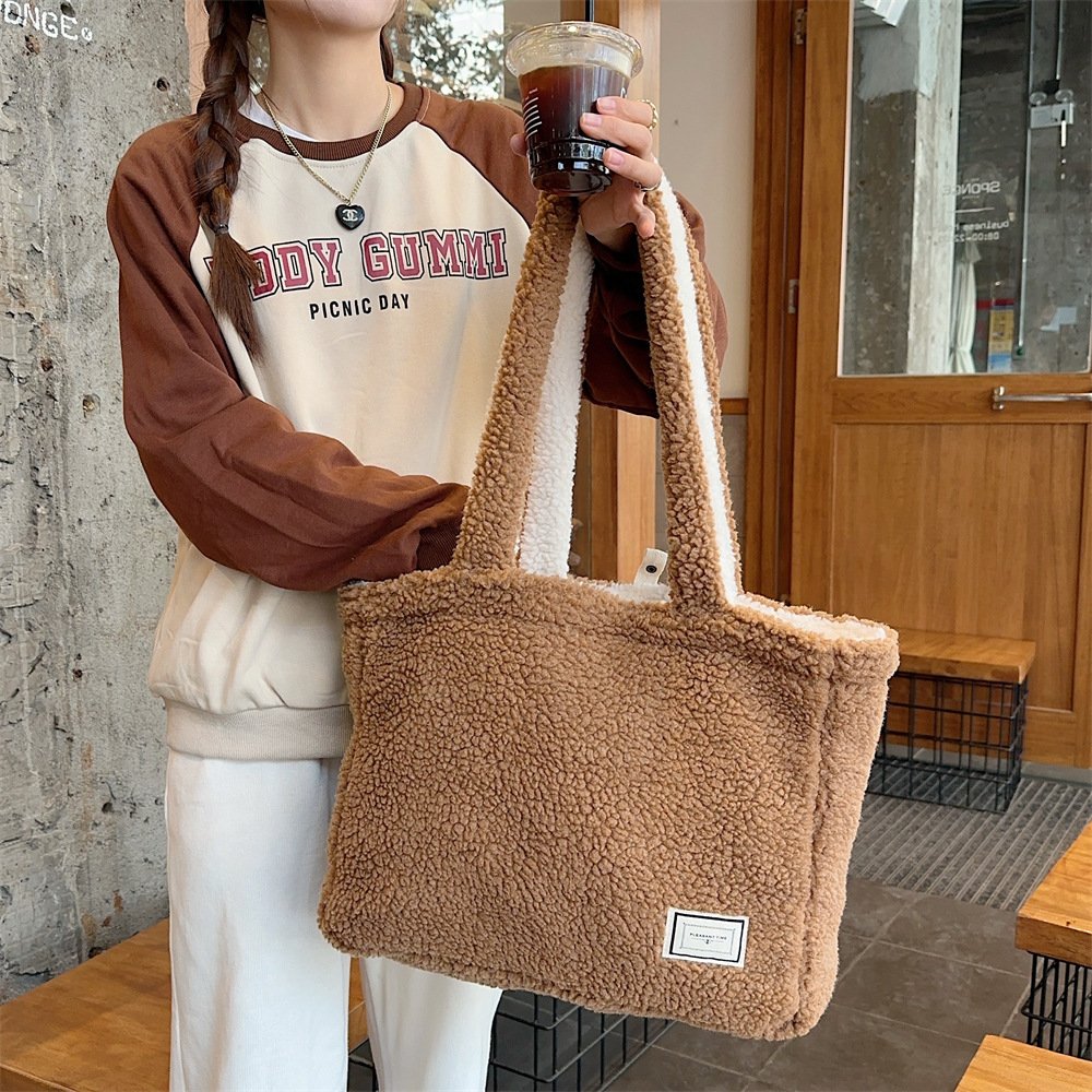 310232 Autumn and Winter Plush Bag for Women 2023 New style, front and back dual-purpose lambskin large capacity tote bag for single shoulder undefined