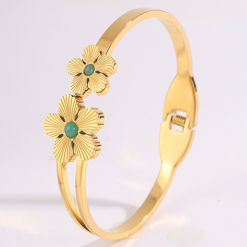 Brazalete de acero de titanio para mujeres de alta calidad de cinco pétalos de piedra turquesa incrustado pulsera de apertura elástica no se desvanece brazalete de estilo europeo