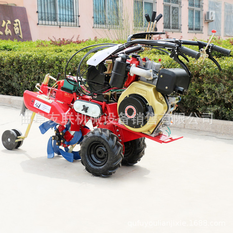 大马力手扶四驱葱姜培土机 土豆甘蔗开沟机 甘蔗烤烟种植封土机