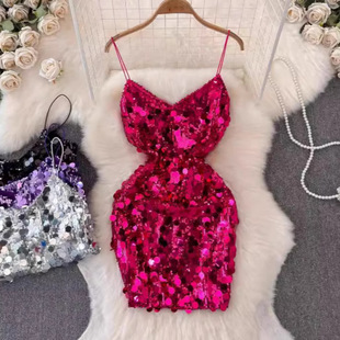 �羳�p���ع���ƬС���b���¸߶�С������Y��ȹ���Ը�¶�������B