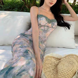 大码女装胖mm设计莫新中式收腰显白蕾丝胸杯碎花吊带连衣裙纯欲潮