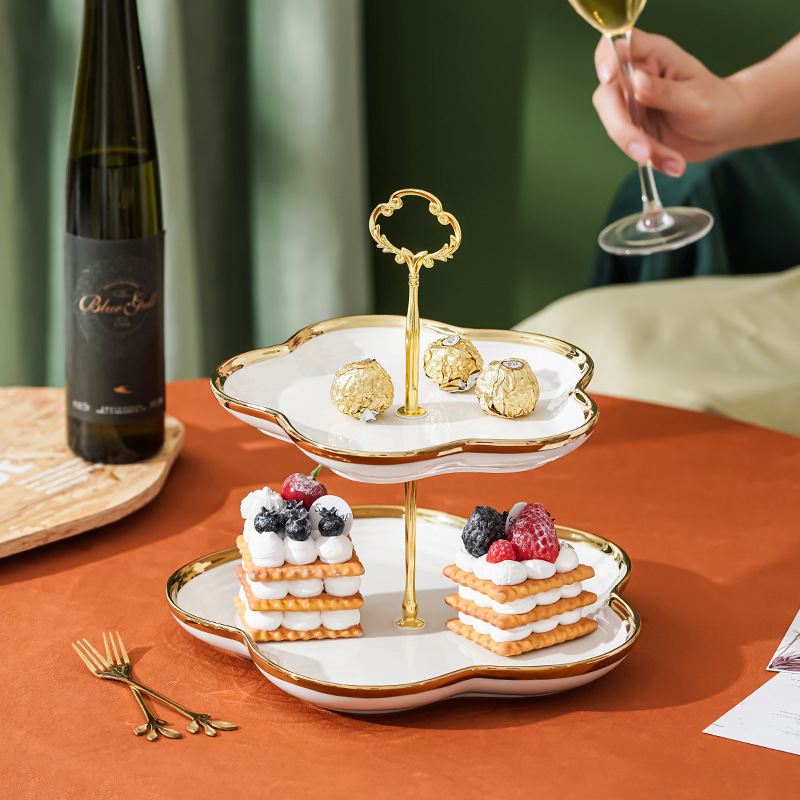 De estilo europeo de tres capas plato de fruta de cerámica sala de estar hogar creativo tarde té postre pastel de dulces postre estante plato de fruta seca
