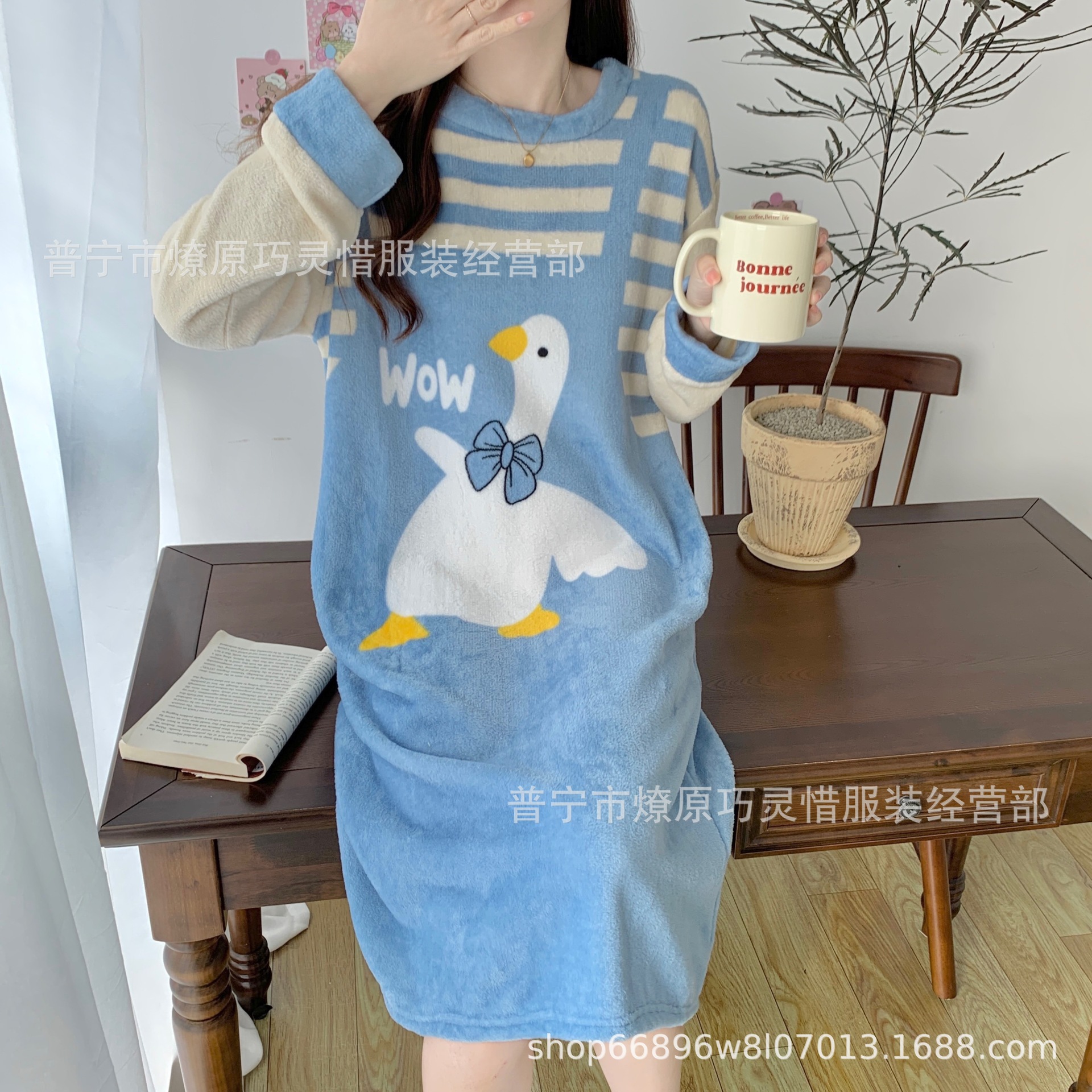 Pijamas de mujeres otoño invierno de franela lindo dibujo animado 2024 nuevo coral de lana gruesa falda cálida ropa para el hogar