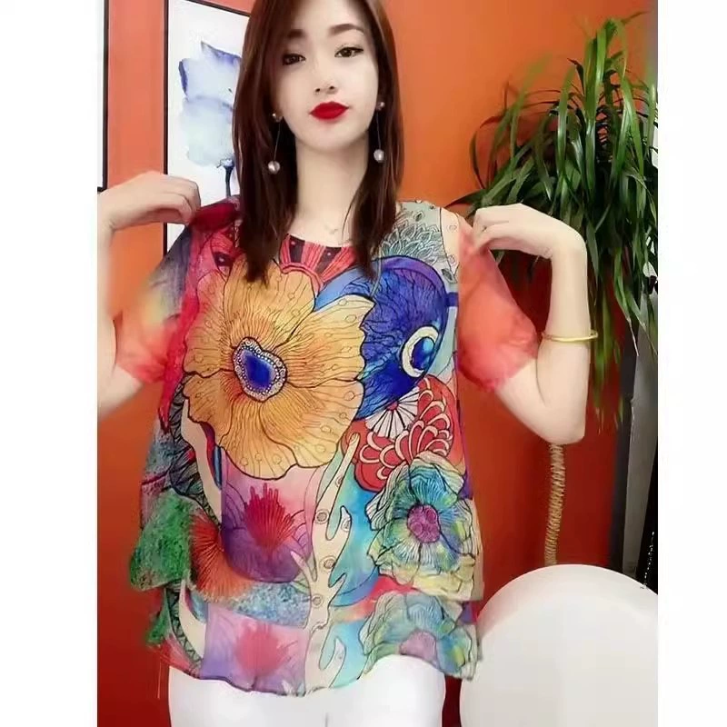 Мама средних лет одет в маленькую рубашку с короткими рукавами, свободную и дышащую летнюю модель, чтобы покрыть живот, тонкий темперамент, уменьшая возраст, тонкий топ для женщин