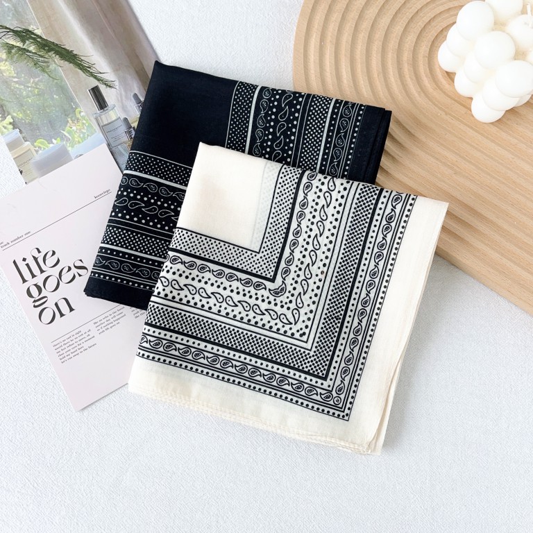 Puro beige retro bufanda de seda geométrica pequeña bufanda cuadrada femenina de primavera y verano temperamento decoración bufanda coreana bufanda de algodón