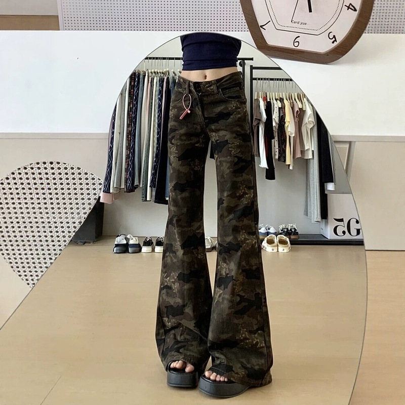 2026 New Low-Waist Slimming Non-Tight-Fitting Bell-Bottom Jeans, American Retro Workwear Camouflage Jeans
