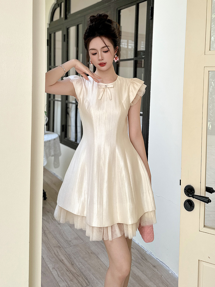 Váy chữ A phồng tay ngắn thắt eo nơ kiểu Pháp — Kem mơ