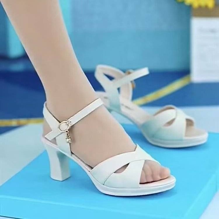 Sandallas de mujer de cuero suave de verano 2025 nuevo estilo anti-deslizante de mujer tacones de moda boca de pez madre sandalias de hebilla