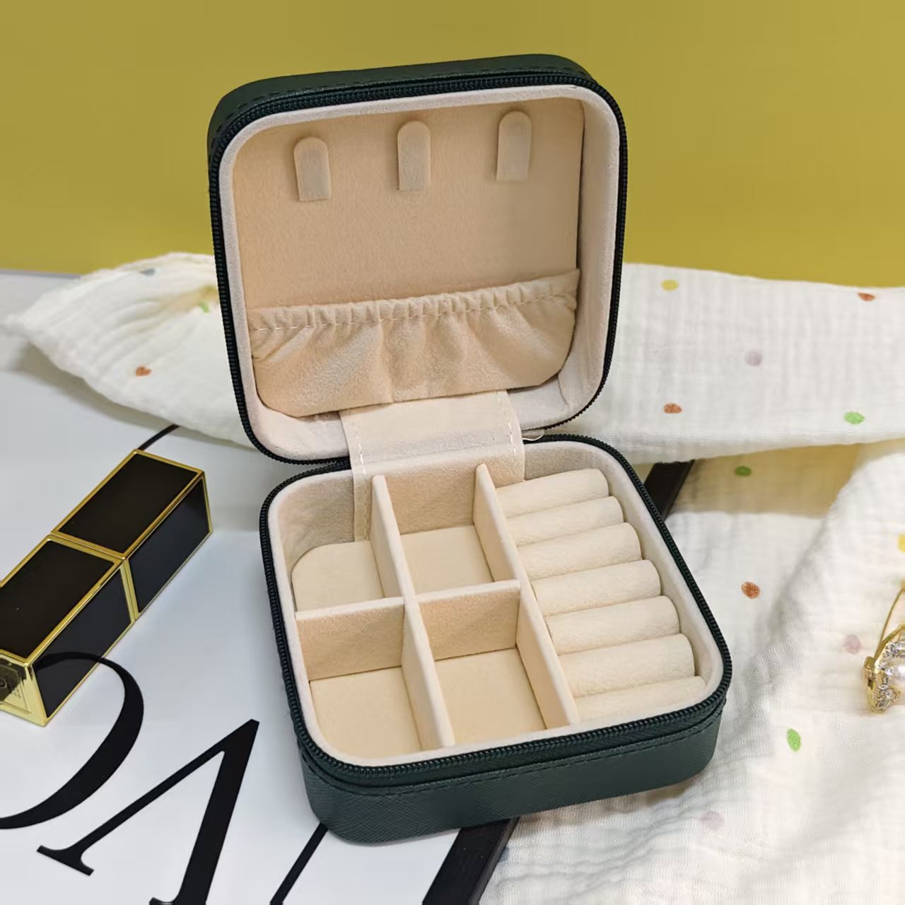 Caixa de joyería de cuero portátil para viajar caja de almacenamiento anillo collar de brazalete bolsa de joyería a prueba de polvo