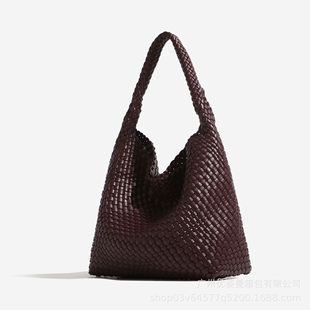 �ﶬ�羳�ֹ���������Ů�μ������ˮͰ��ͨ�ڰٴ����ذ���ĸ��
