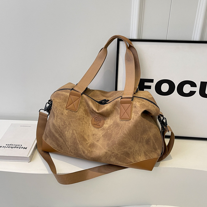 Capacious travel bag, shoulder bag, storage system to go out, suitcase, equipment bag 2