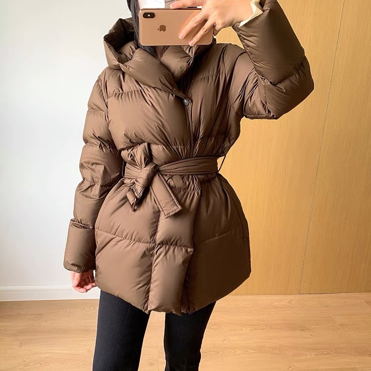Waist-Slimming Down Jacket For Women, Hooded Short Style, 90% White Duck Down, Thickened, High-End Feel, Elegant Winter_voghion.com