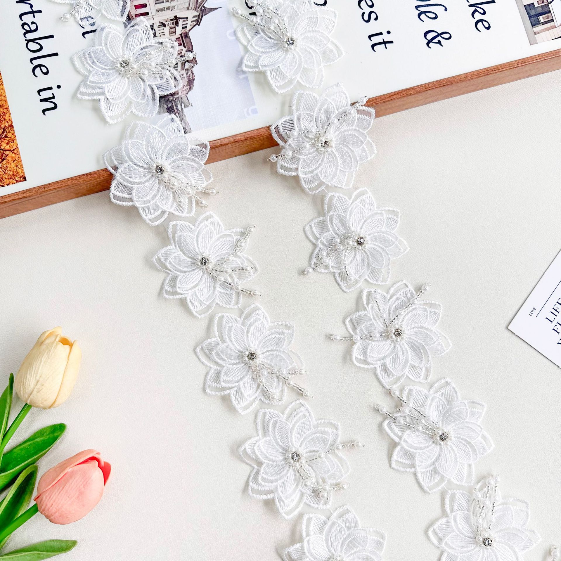 Accesorios de moda flores negras y blancas perlas de diamante bordado encaje tridimensional ropa tocado para el cabello zapatos sombreros materiales de decoración