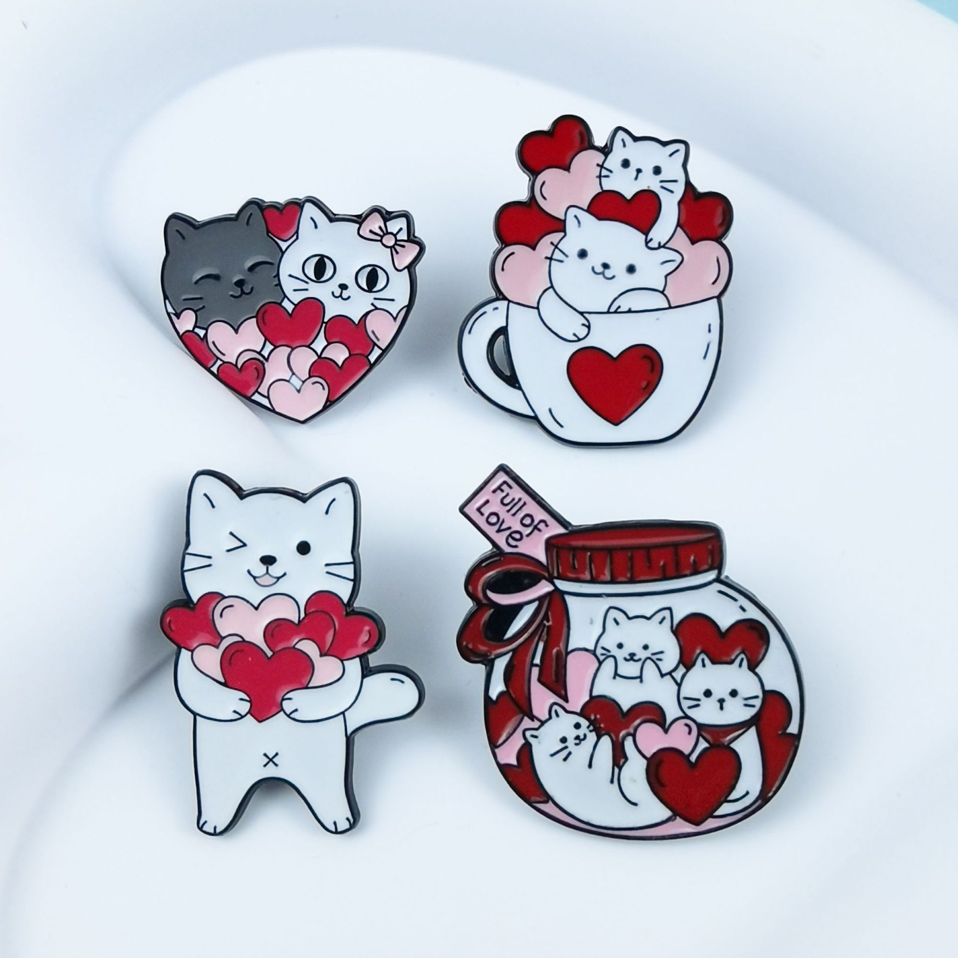 Cartoon Katzen Brosche Mit Herz Rotes Abzeichen Für Damen Und Herren_voghion.com