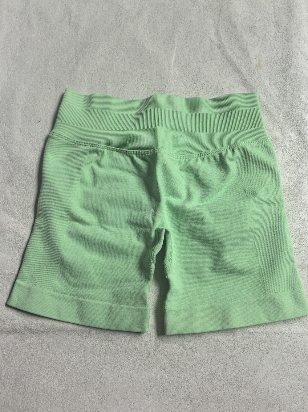 флуоресцентный зеленый