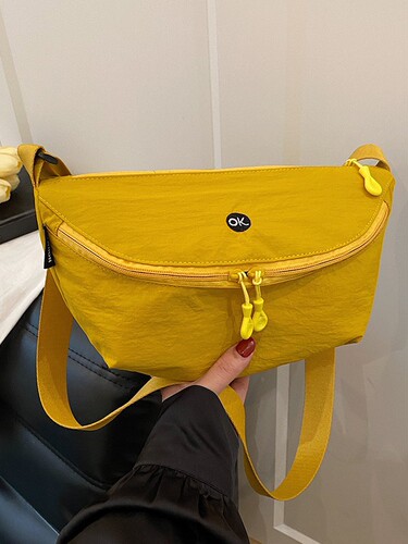 Nylon crescent waist bag for women, simple outdoor style mobile phone bag, ultra-light chest bag, adjustable shoulder strap, can be sent on behalf of you