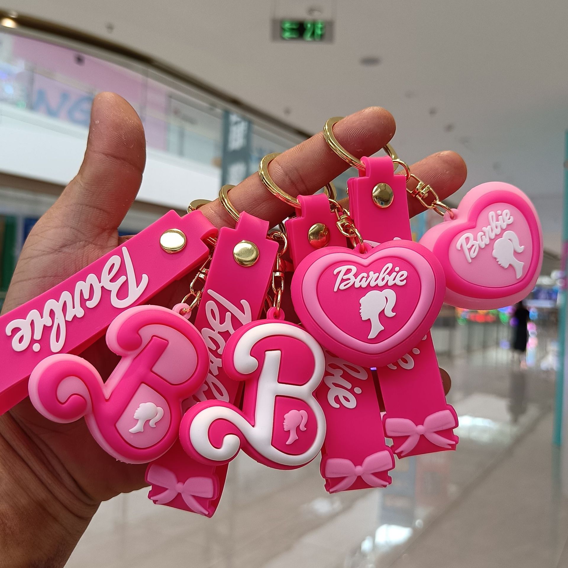 En stock transfronterizo Barbie carta llavero de dibujos animados lindo epoxi llavero coche bolsa colgante pequeño regalo al por mayor