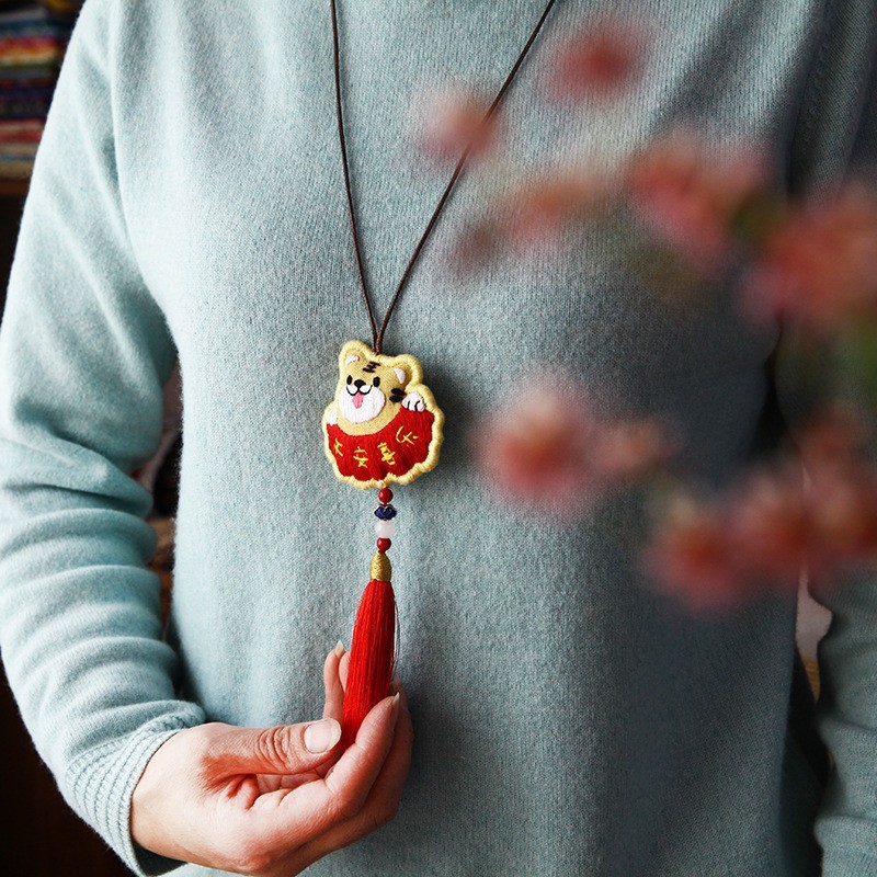 Nuevo Lu Bordado Diy Paquete de material hecho a mano Bordado Bolsita creativa Regalo de punto de cruz Bolsita colgante de estilo antiguo