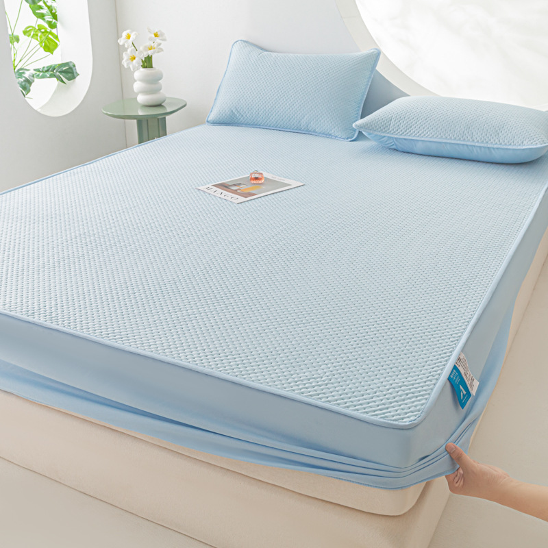 2025 nueva y cómoda funda de cama de seda helada de verano fresco de una sola pieza cubierta protectora de colchón de clase A de verano juego de tres piezas 3