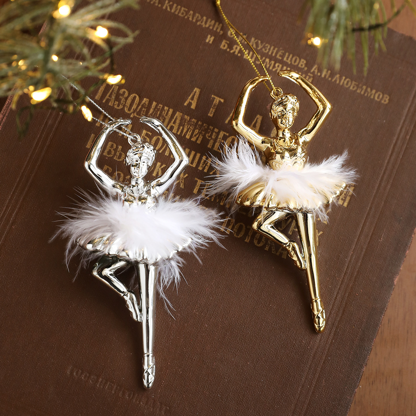 Transfronterizo brillante pluma ballet chica colgante galvanizado plástico árbol de Navidad colgante decoración de la atmósfera de vacaciones