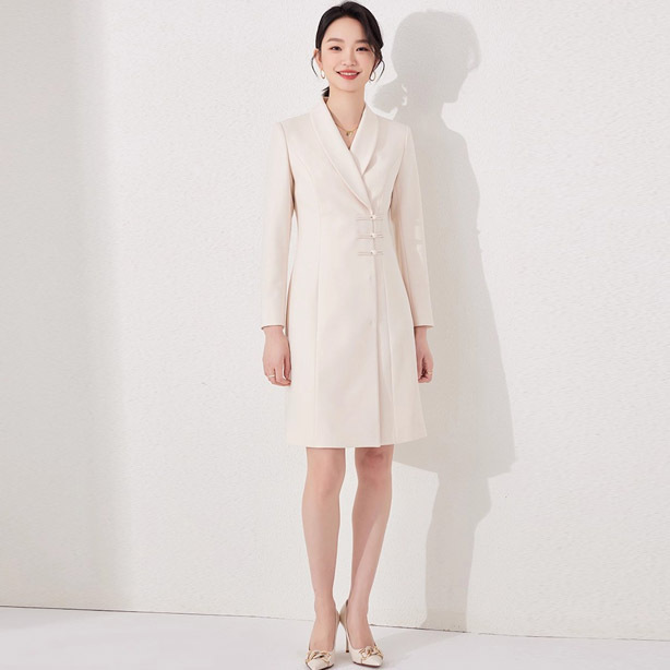 Spring and Autumn New Style Apricot Color New Chinese-Style Buttoned Professional Formal Dress with Green Fruit Collar, Small A-Line Dress for Formal Occasions for Women