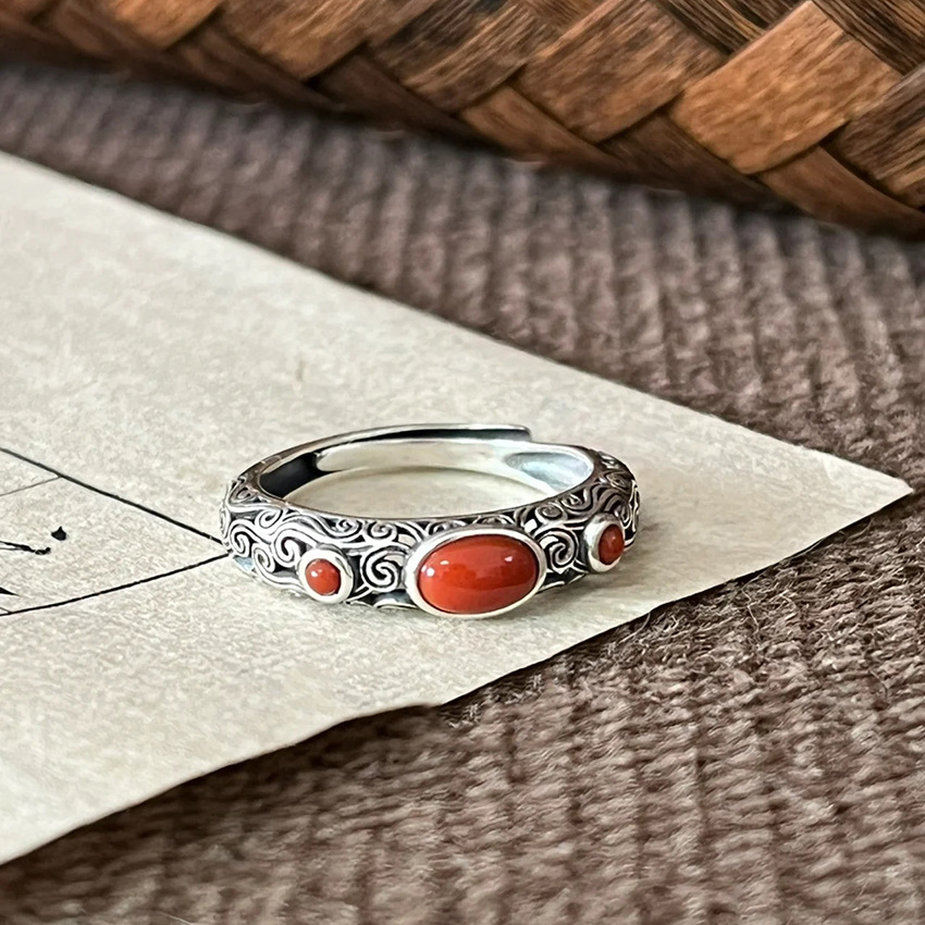 Retro fashionable ring