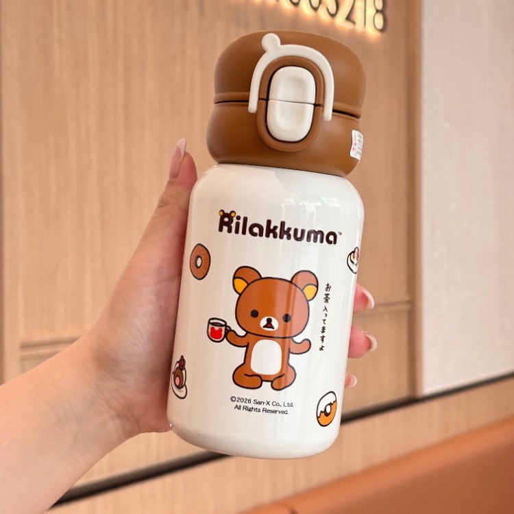 Taza de agua de oso fácil caricatura encantadora taza de aislamiento de niños y niñas de alto valor facial para estudiantes de primaria a la escuela taza de paja portátil a prueba de fugas