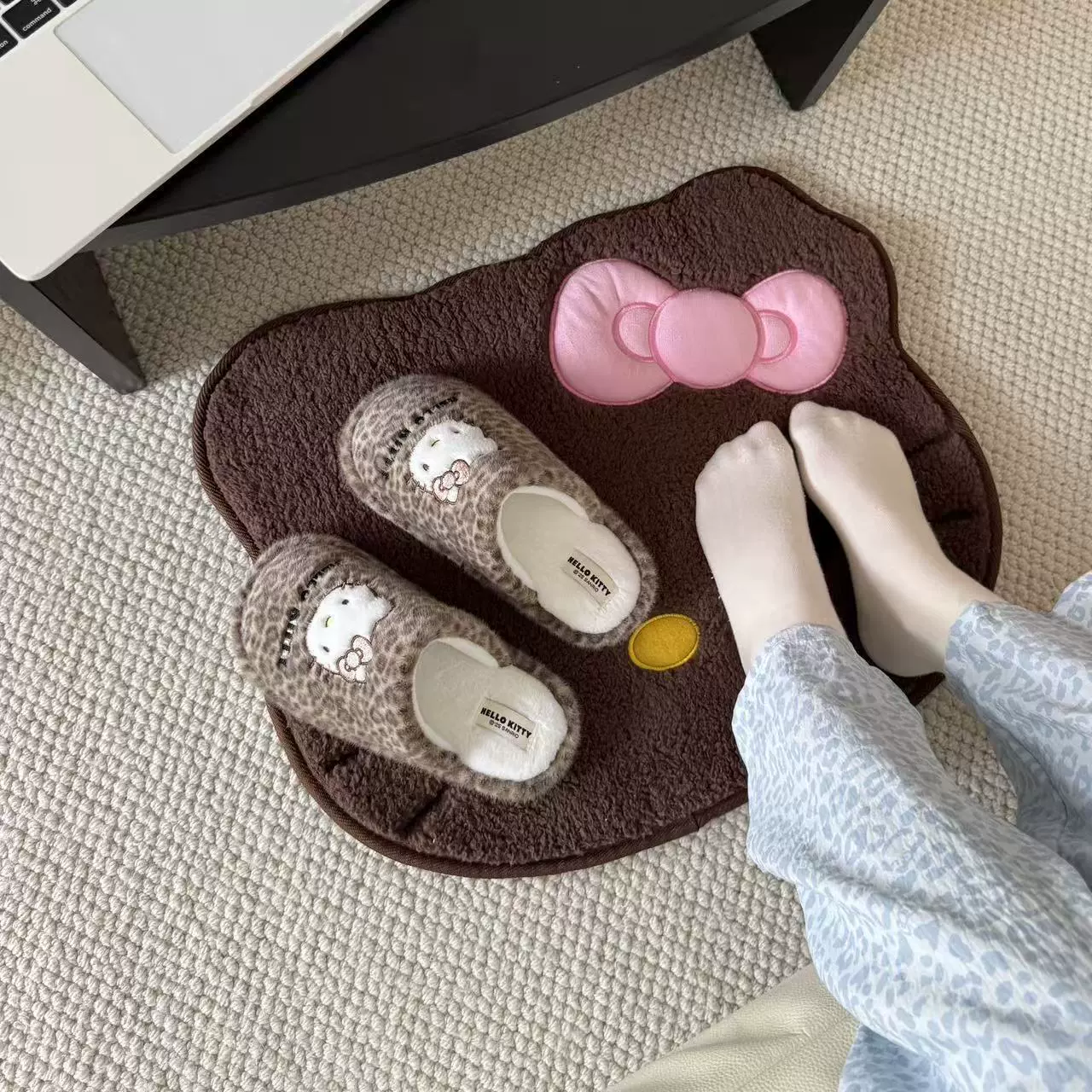 Полусезонные тапочки Hello Kitty (Hello Kitty), плюшевый верх и противоскользящая подошва, 36–41