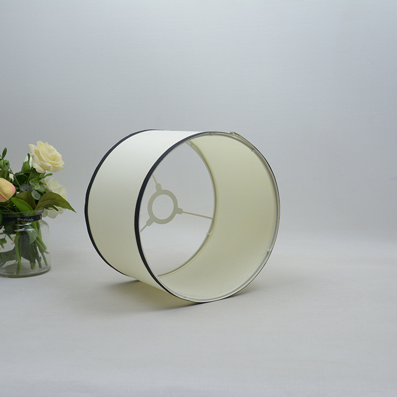 Habitación de invitados piso pantalla accesorios de la lámpara de piel de oveja recta lámpara de papel lámpara de mesa de noche luz beige mate borde negro tela