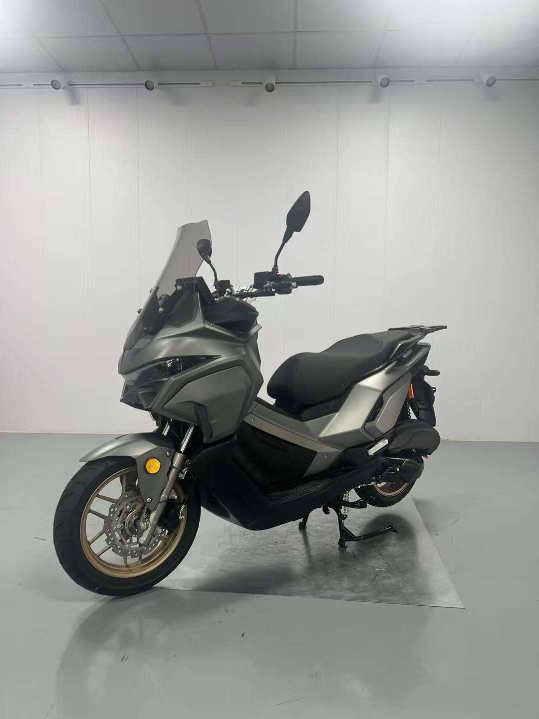 Cross-Border Best-Selling Fighter Motorcycle with Fuel Engine, Stylish and Cool High-Speed Racing Bike, High-Power Scooter
