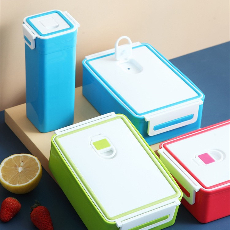 Back-to-school student plastic lunch box...