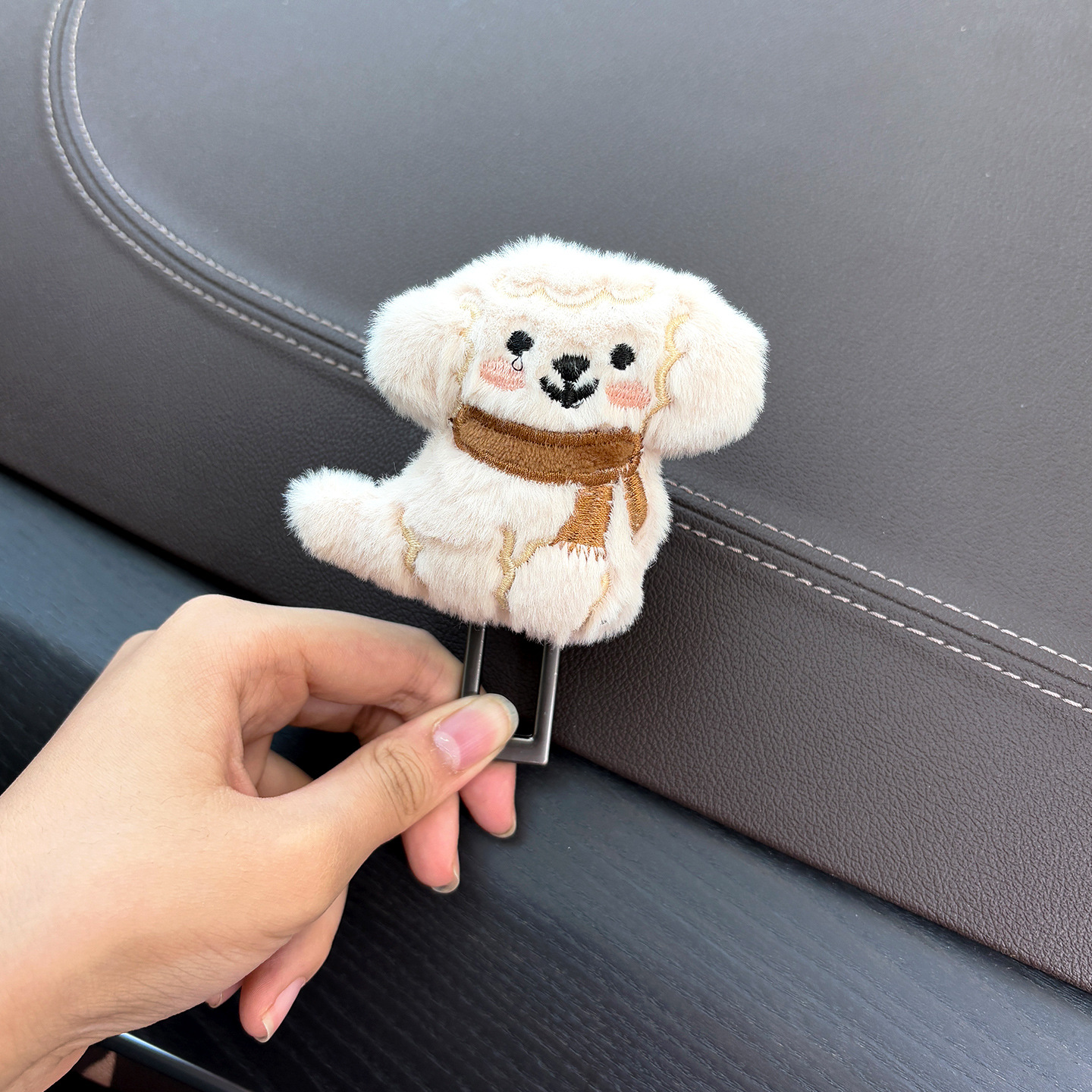 Car Seat: Junpin Other Automotive Safety Supplies - brown-scarf-dog-extender-single