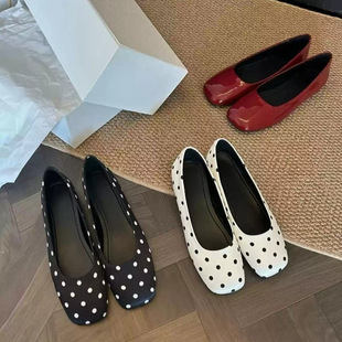 ���sƽ�׷��^�\�ڰ���Ь��Ь�ճ�ͨ�ں�ɫ���c�\��ưЬһ�_��ŮЬ