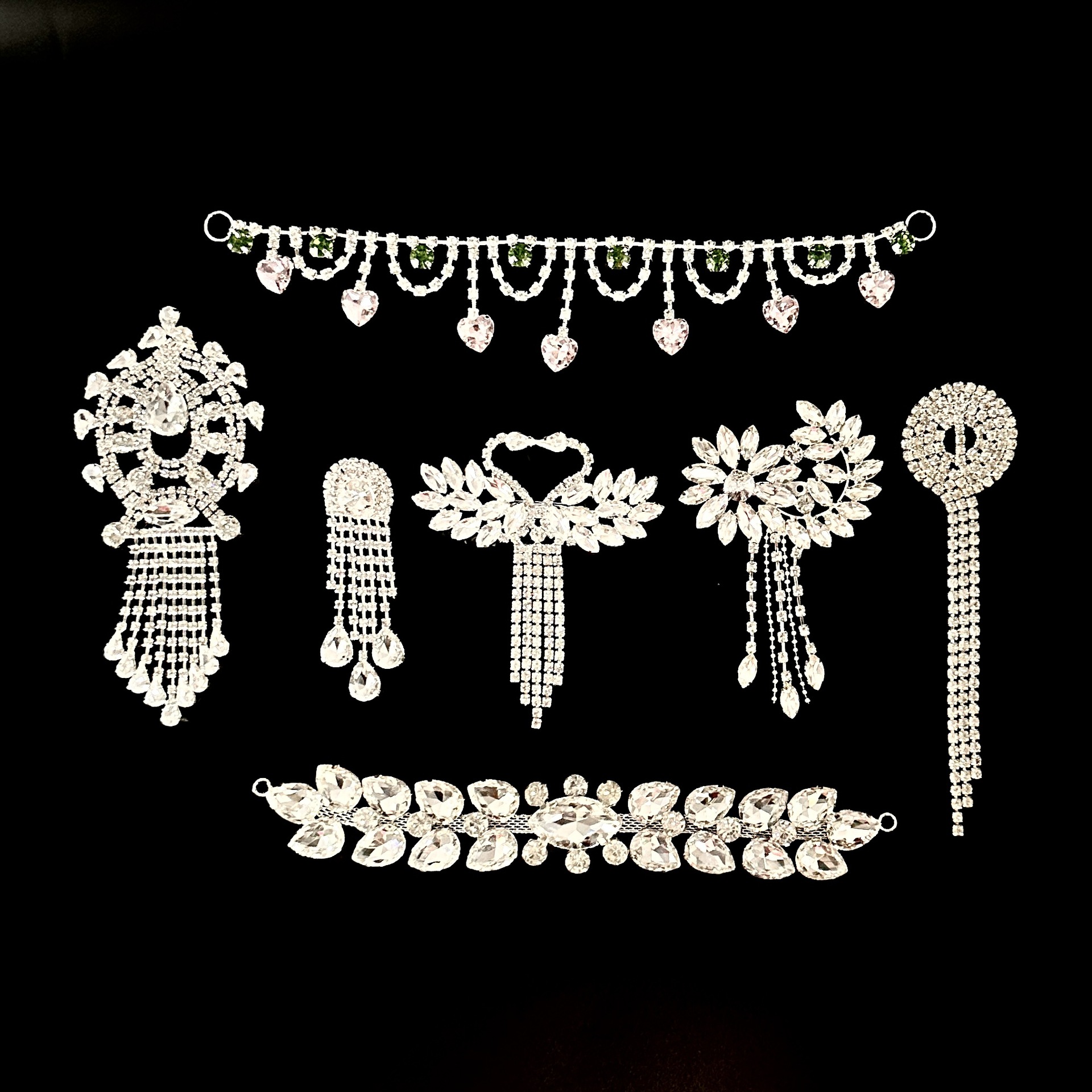 Brooch with tassels