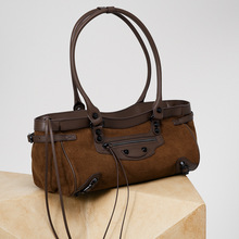 新款磨砂牛皮机车包复古铆钉女士手提包休闲通勤单肩包腋下托特包